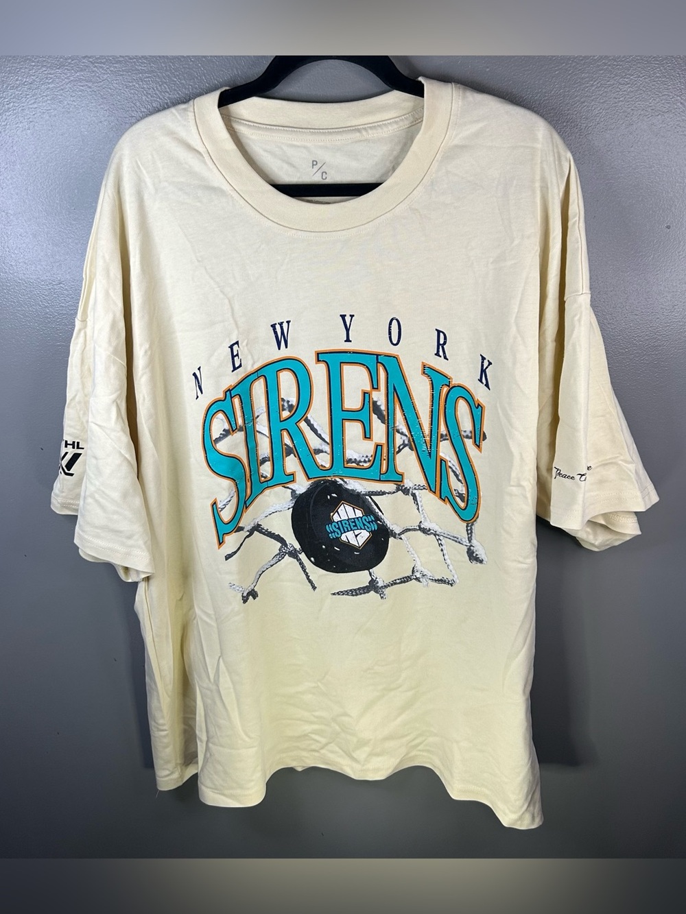 New York Sirens PWHL Women’s Hockey Team Cream Peace Collective Shirt Size XL